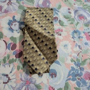 Mens formal business tie in a light khaki color with pattern la cravatta